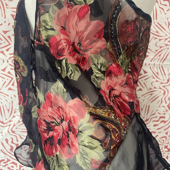 Vintage 90’s Victoria Secret nighty with red rose and paisley design size M - Picture 8 of 10